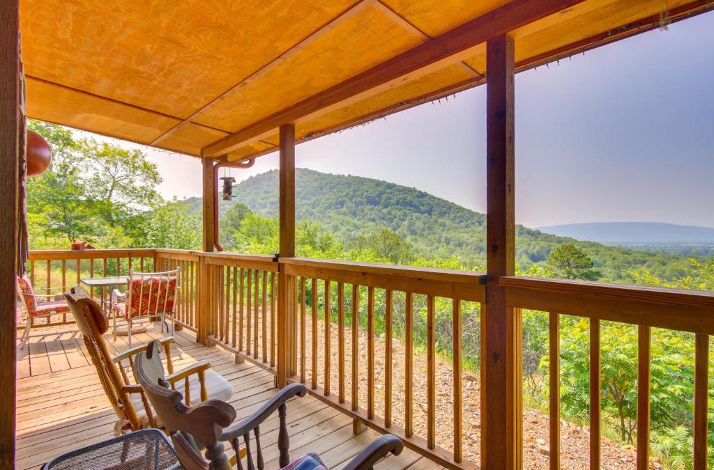 Clayton House | Cozy Lake Sardis Cabin with Stunning View!