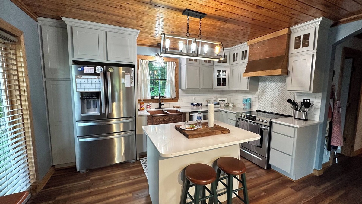 Lineville House | Cozy Lake Wedowee Home with Private Dock, 2 slips and 100 ft of lake frontage