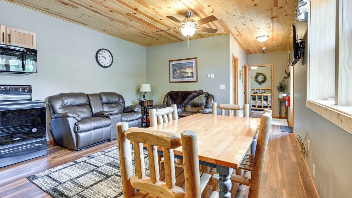 Lake Wissota Cottage | Cozy Lake Wissota Escape w/Community Dock!