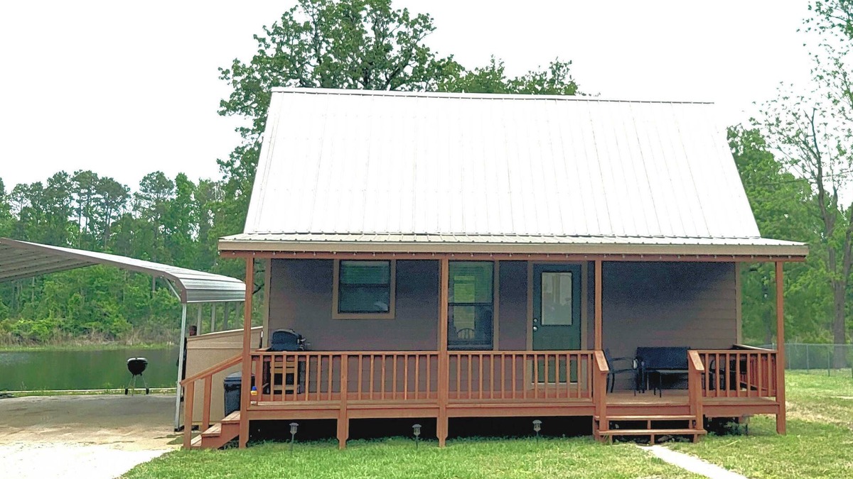 Gilmer Cabin | Cozy Lakefront 2-bedroom cabin in tranquil Big Sandy, TX.