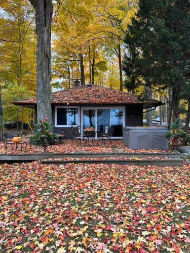 Big Bay Point House | Cozy Lakefront Cabin