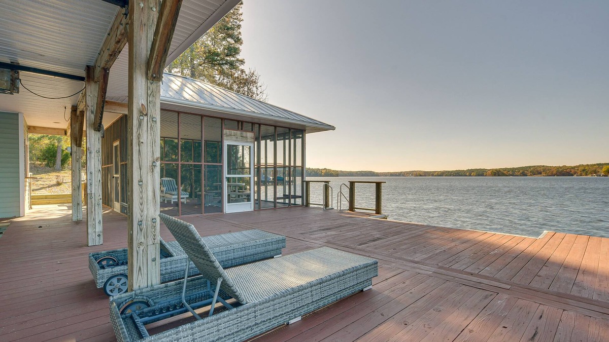 Semora Cabin | Cozy Lakefront Cabin in Semora w/Large Dock!