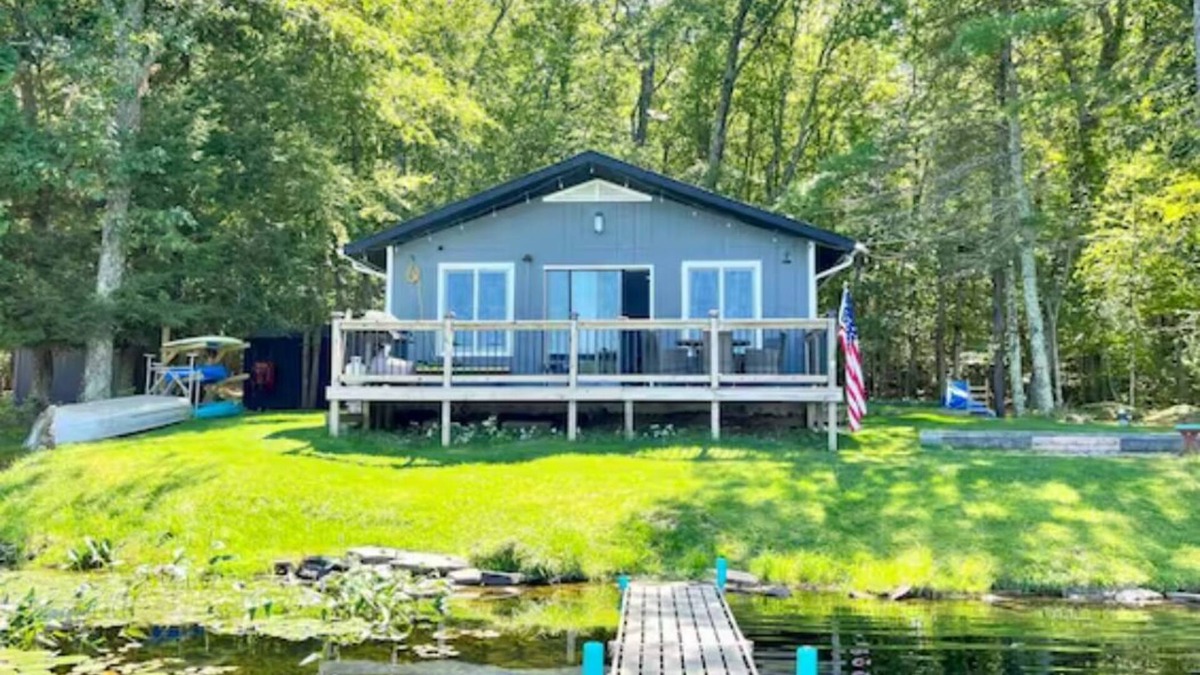 Town of Highland Cabin | Cozy Lakefront Cabin upstate NY Dog friendly
