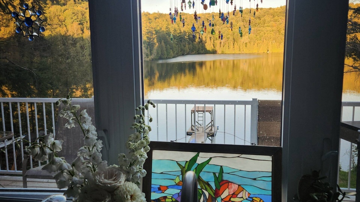 La Peche House | Cozy lakefront cottage in Wakefield.nPet friendly!