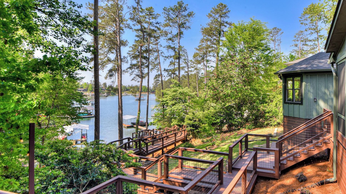 Modoc Shores House | Cozy Lakefront Escape w/Views and Dock