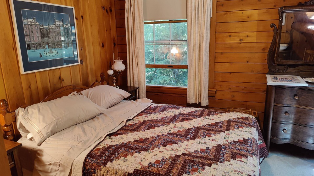 Waterford House | Cozy Lakefront Home in Waterford, Maine