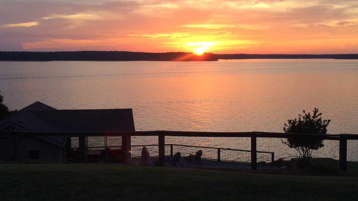 Modoc Cabin | Cozy Lakefront Log cabin with miles of view plus small beach!