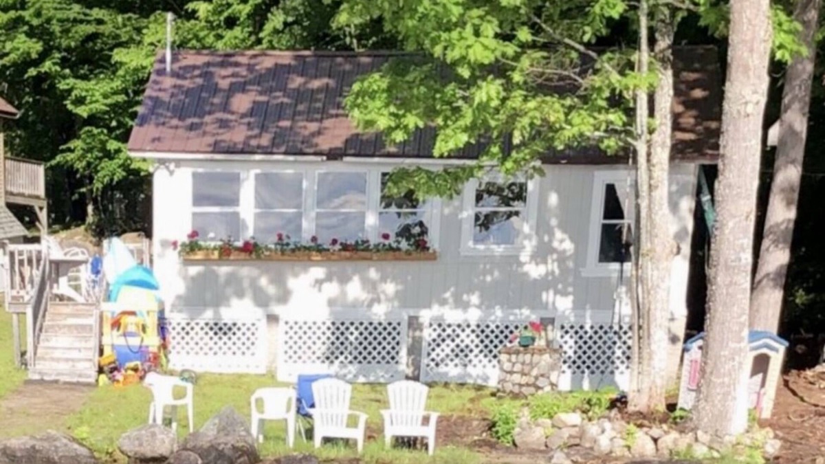 Millinocket Cabin | Cozy Lakeside Cabin