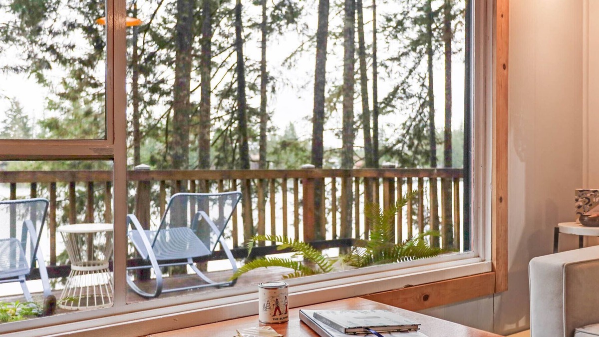 Grapeview Cabin | Cozy Lakeside Cabin with Modern Amenities