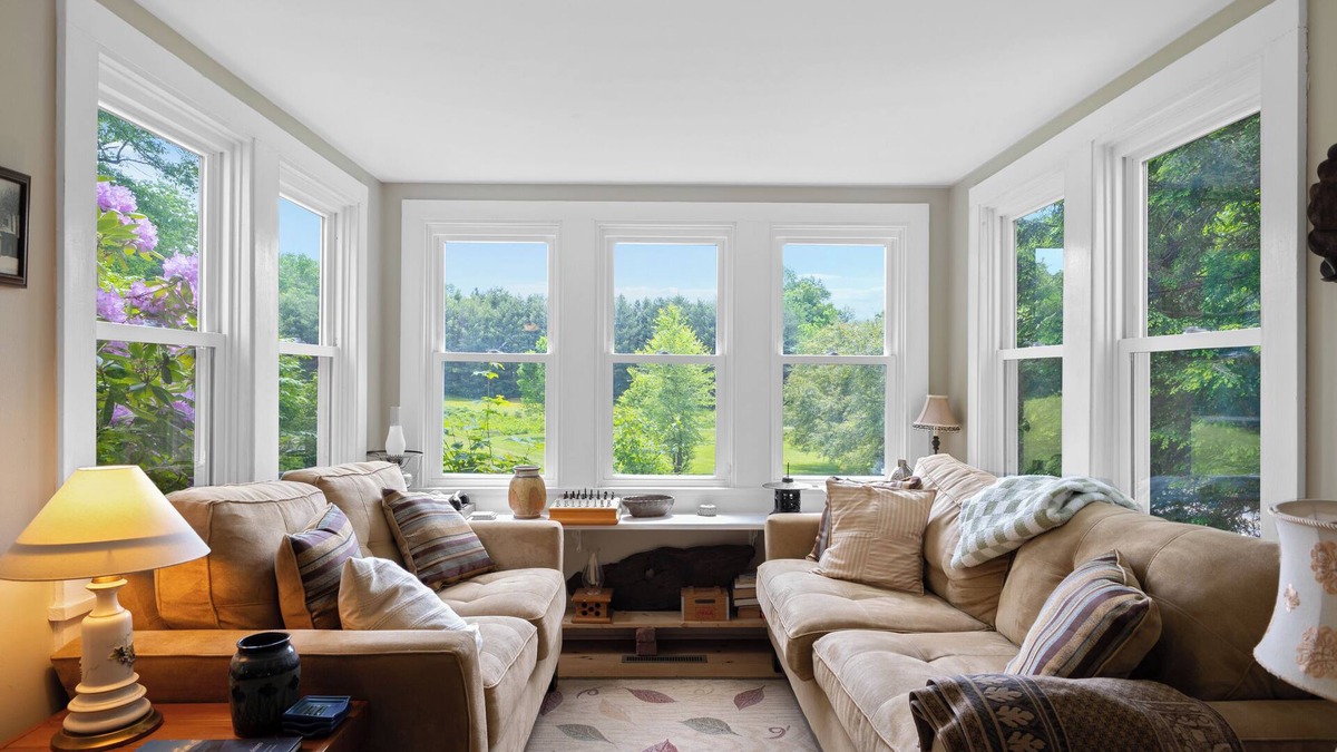 Monterey Cabin | Cozy Lakeside Cottage Oasis