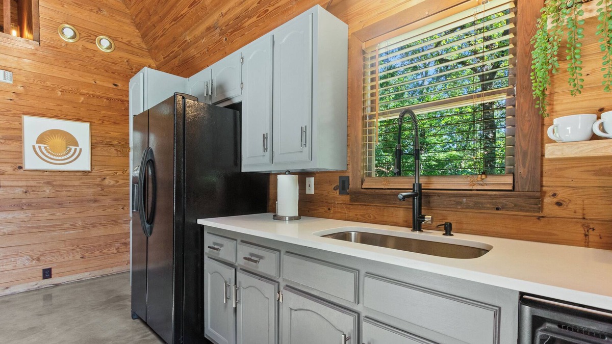 Tuscaloosa Cabin | Cozy Lakeview Retreat in Tuscaloosa - 2 bedrooms