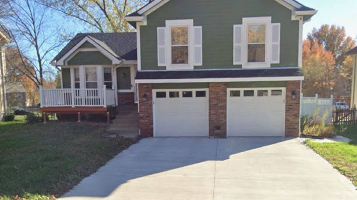Leavenworth House | Cozy Large Room In Quiet Neighborhood