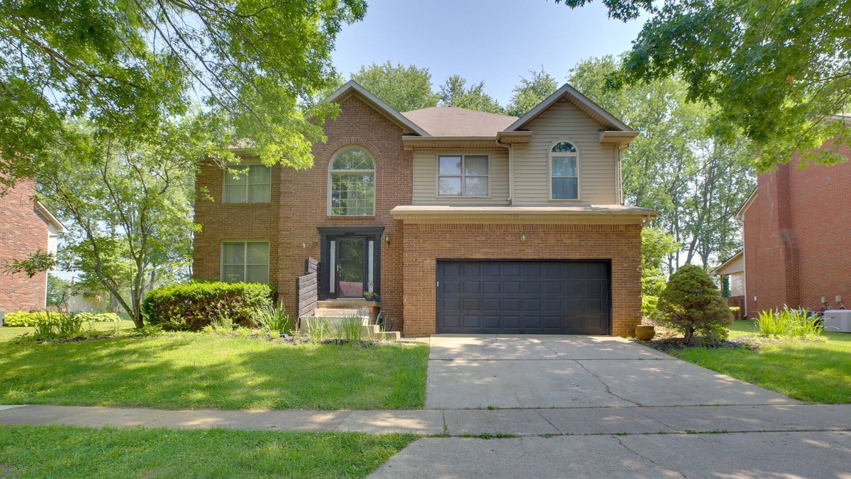 Keene House | Cozy Lexington Getaway w/ Fire Pit & Yard!