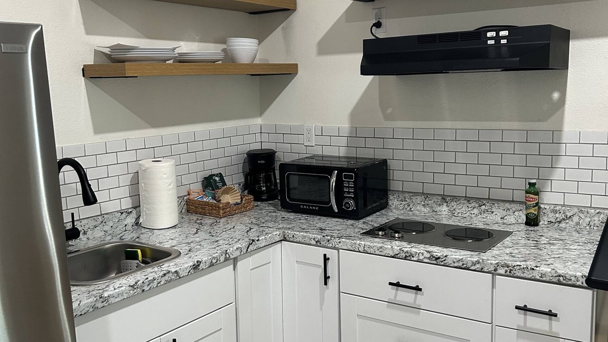 Lemon Grove House | Cozy little 1-bedroom guesthouse in enjoyable Lemon Grove with AC, WiFi