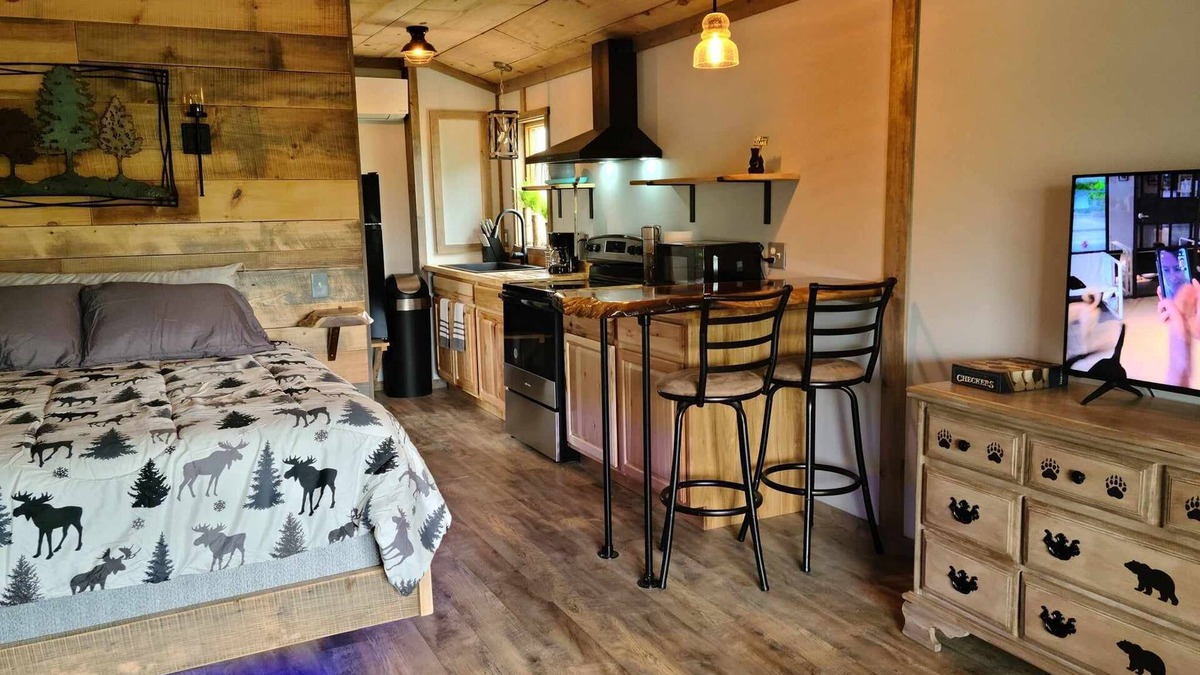 Huntingdon Cabin | Cozy little Cabin close to Raystown Lake.