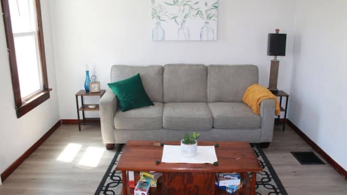Quincy House | Cozy little cottage in the heart of the Gem City