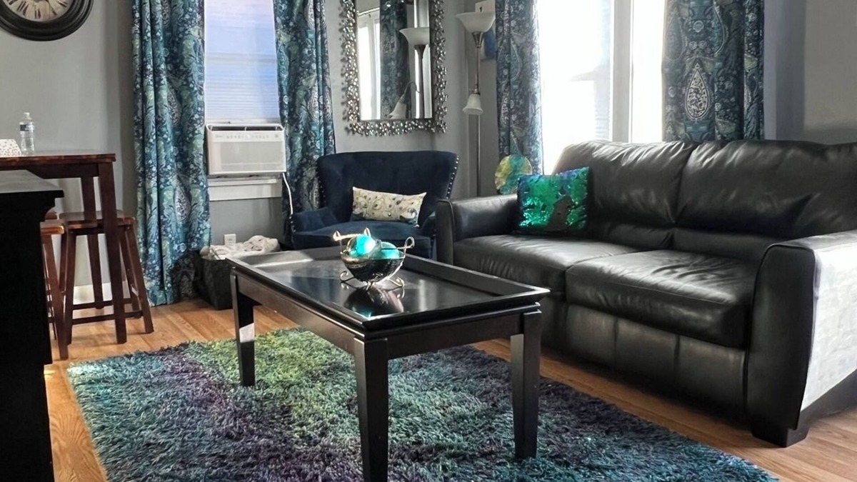 Dubuque House | Cozy little getaway in the heart of the city. A short drive from Galena.