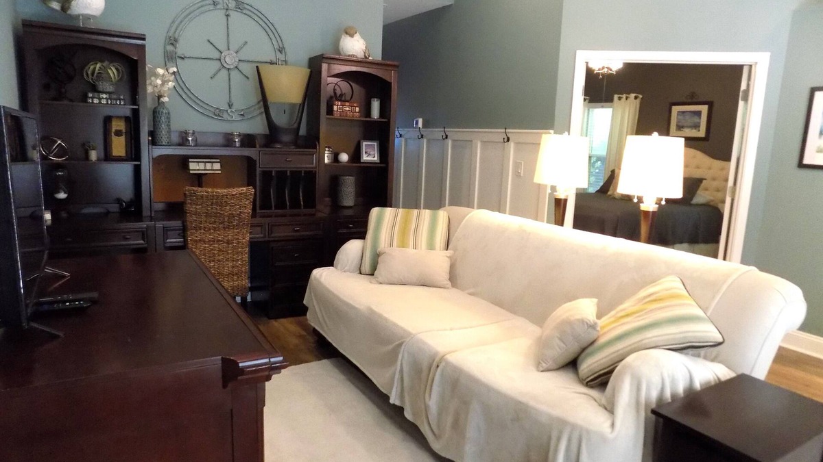 Northeast Pensacola Cottage | Cozy little guest cottage centrally located and within minutes of the airport