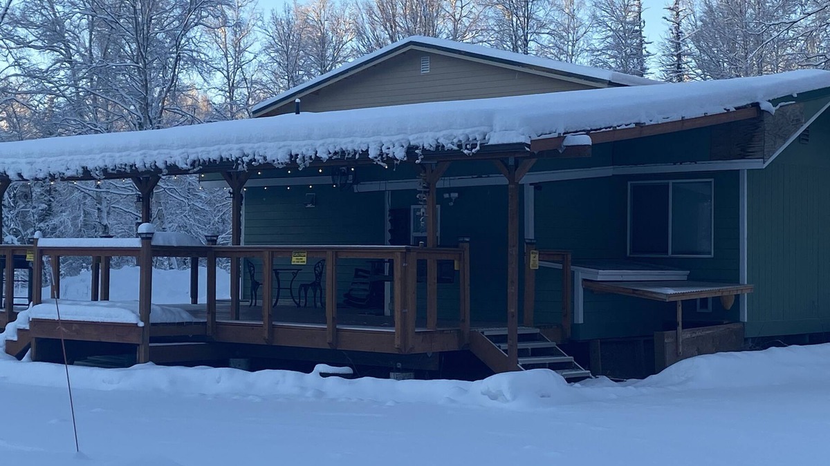 Fishhook House | Cozy Little House surrounded by nature and wildlife!