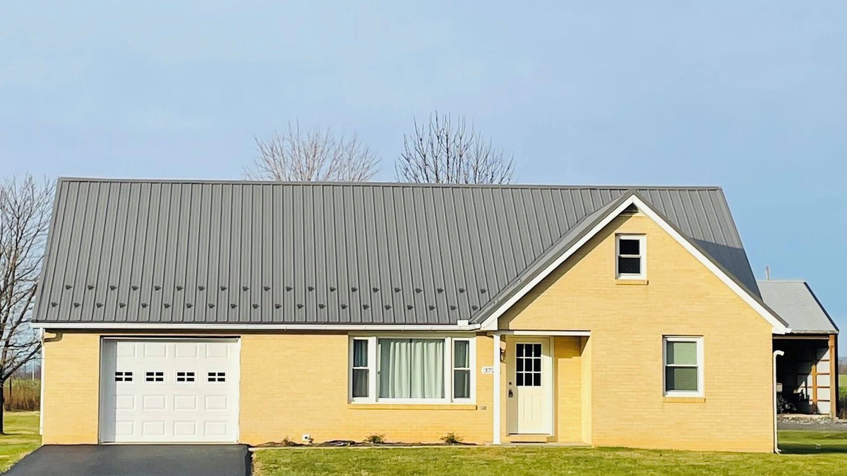Chambersburg House | Cozy "Little Yellow House" in Chambersburg, PA.