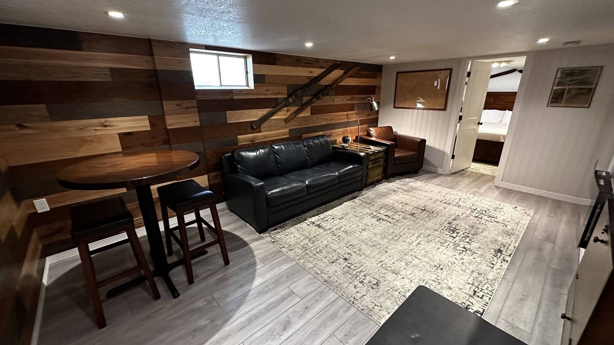 Littleton House | Cozy Littleton, your home away from home.