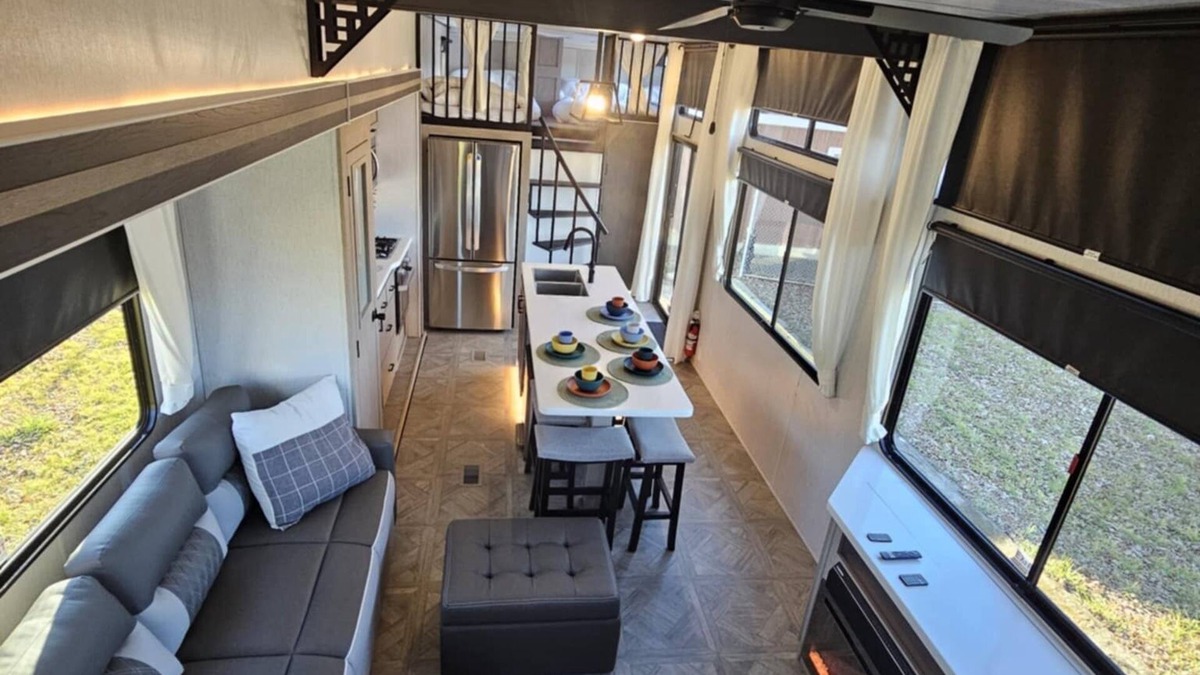 Central Bridge Cottage | Cozy lodge sleeps 9, every room has THE VIEW! nConvenience, serenity, adventure