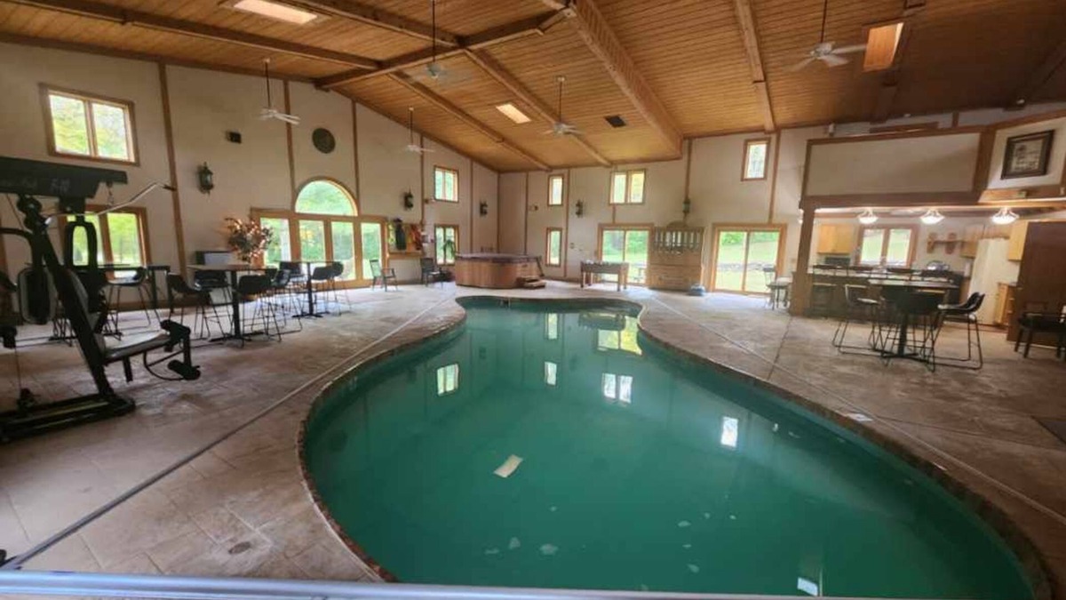 Troy Cabin | Cozy lodge with indoor pool, hot tub, loft and more! Great for a close getaway!