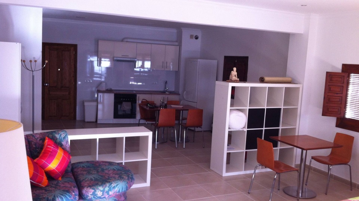 Finana Apartment | COZY LOFT-APARTMENT IN FRONT OF SIERRA NEVADA