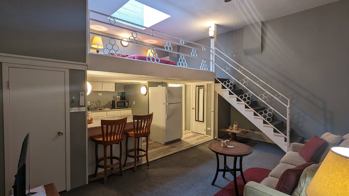 Robinson Apartment | Cozy Loft Hideaway in Robinson