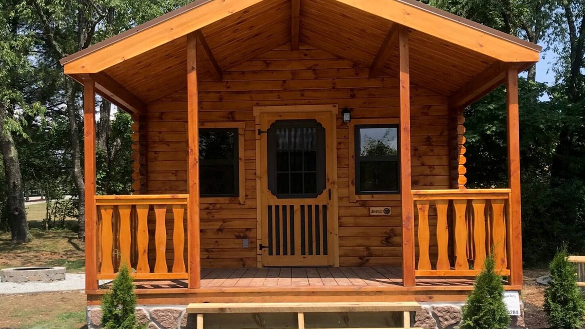 White Cabin | Cozy Log Cabin #7. Minutes from Seven Springs and Hidden Valley!