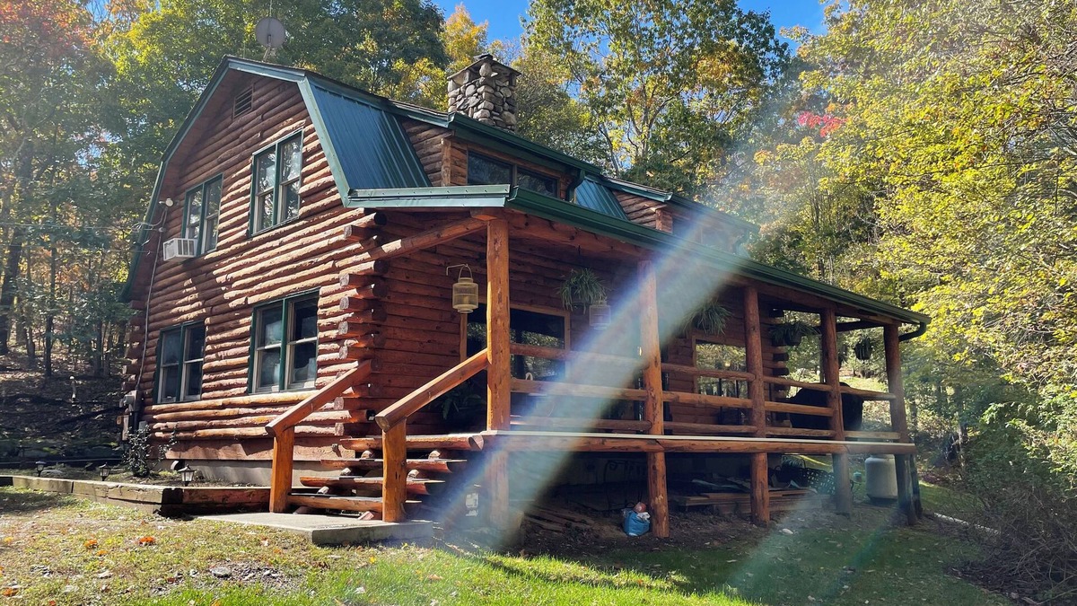Carmel Cabin | Cozy Log Cabin Getaway