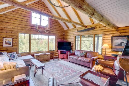 Wilmington House | Cozy Log Cabin Near Mt Snow Views, Modern Comfort