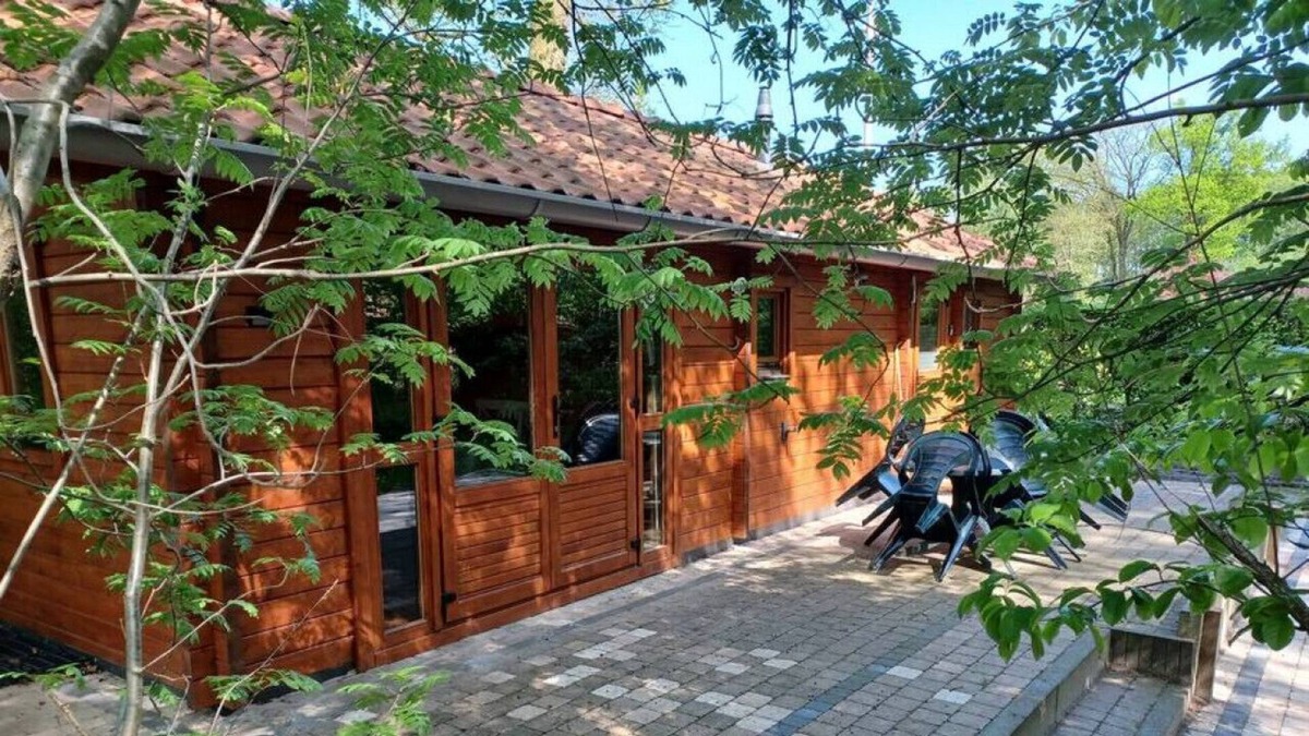 Epe Cabin | Cozy log cabin on a large and green plot @ Veluwe.