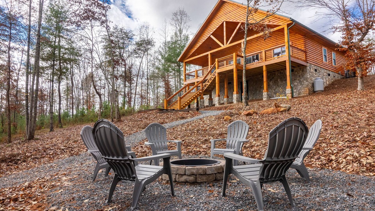 Granite Falls Cabin | Cozy log cabin with Lakefront and Private Dock