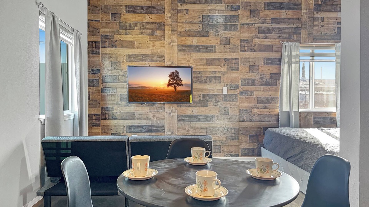 Biggs Field Apartment | Cozy, Lux 1-bedroom apartment close to i10, Sprouts, & Fountains