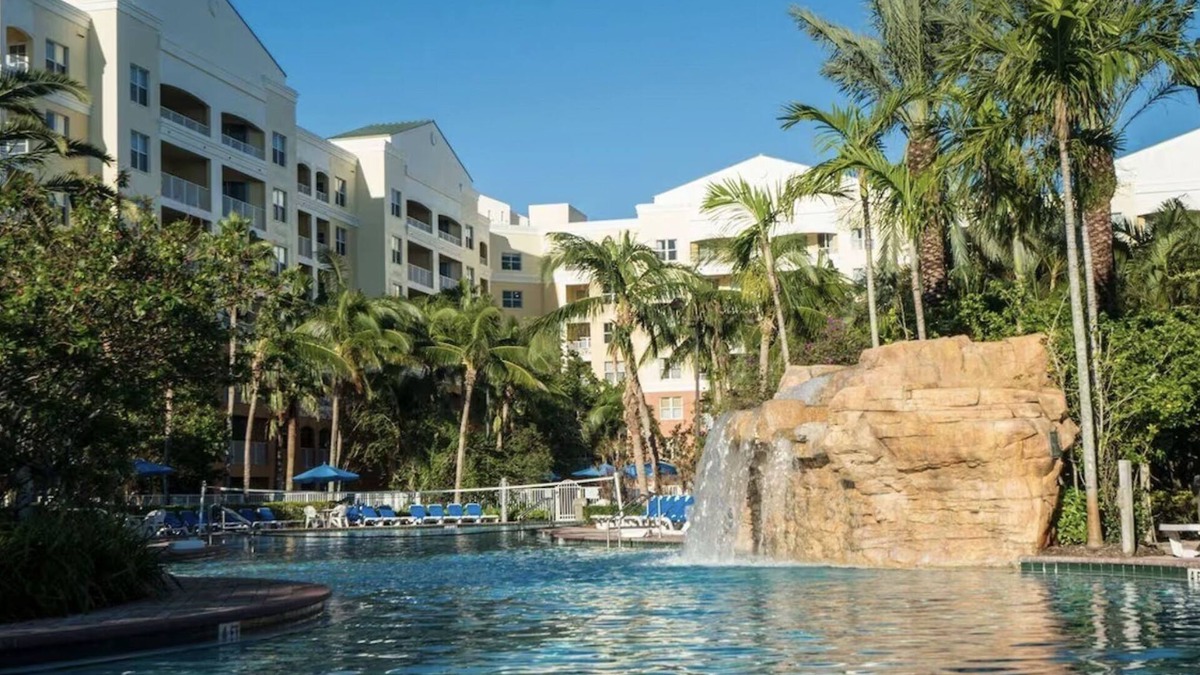 Weston Condo | Cozy Luxury 1-bedroom condo in welcoming Weston with AC, Wifi, fitness room