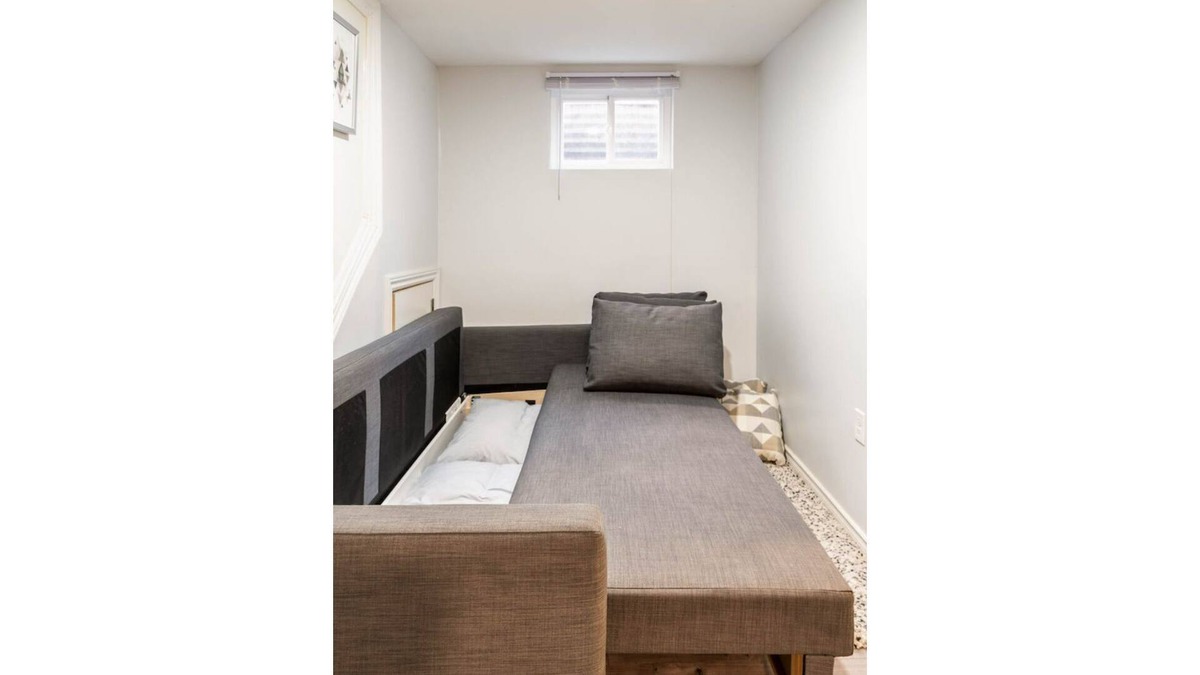 Hamilton Apartment | Cozy luxury apartment/bsmt