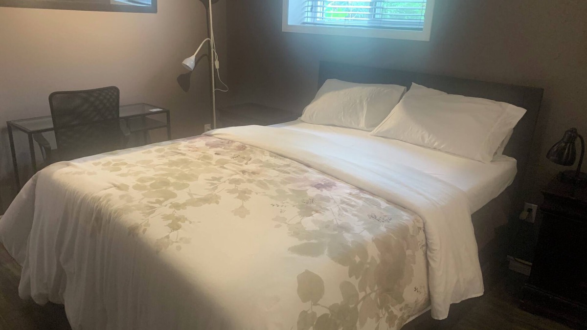 Caledonia Bed & Breakfast | Cozy Luxury in peaceful Caledonia, 13 minutes away from Hamilton Airport