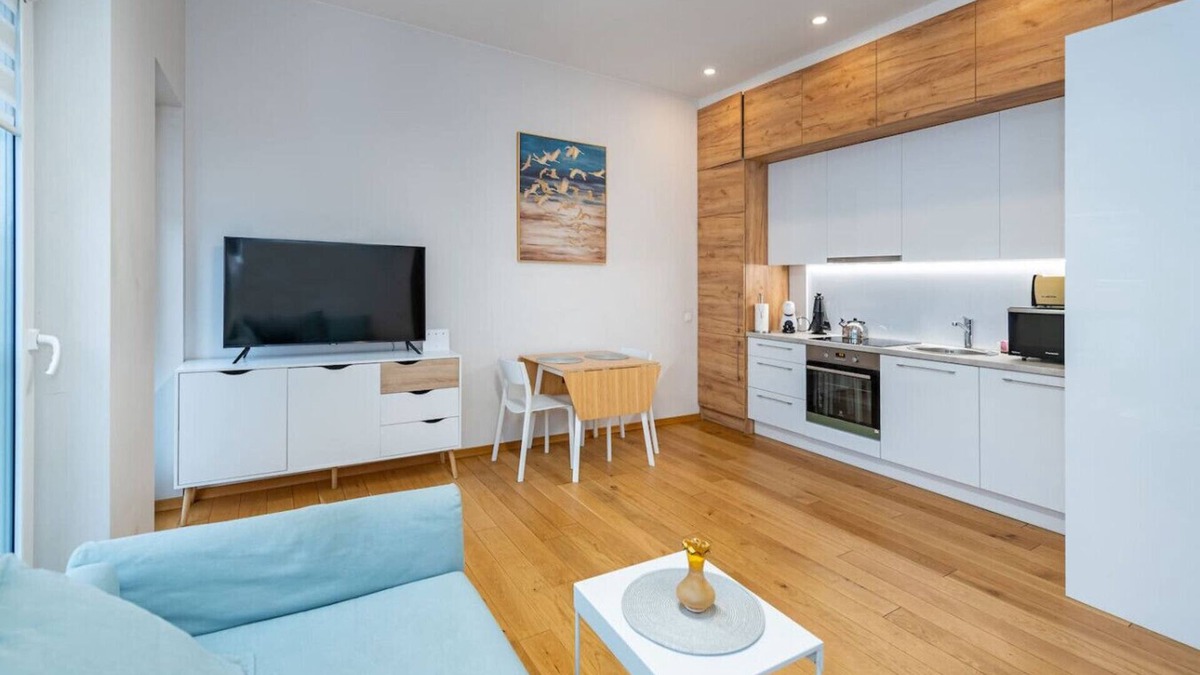 Old Town Apartment | Cozy McDonalds ap by Polo Apartments