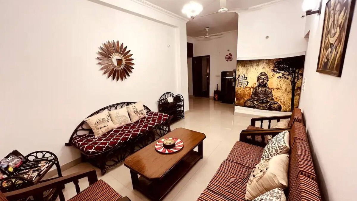 Mayur Vihar Phase 1 Apartment | Cozy Metro Retreat in the Heart of Delhinn