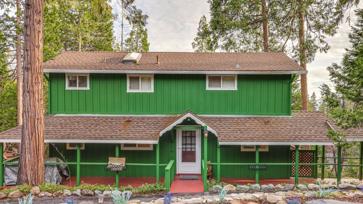 Mi-Wuk Village Cabin | Cozy Mi-Wuk Village Cabin: 18 Mi to Dodge Ridge!