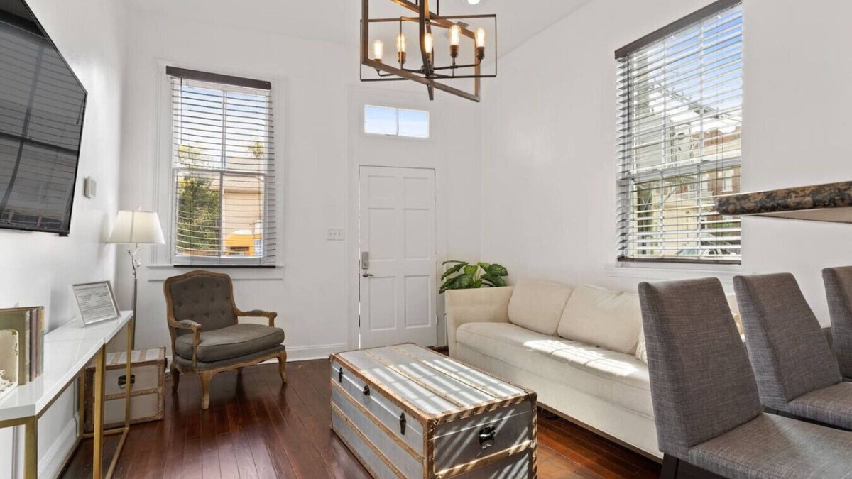 Tulane - Gravier House | Cozy Mid-City Cottage | Outdoor Patio w/Backyard