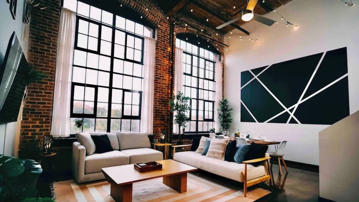 Arcadia Apartment | Cozy mill loft w/2 king beds, gym & pool
