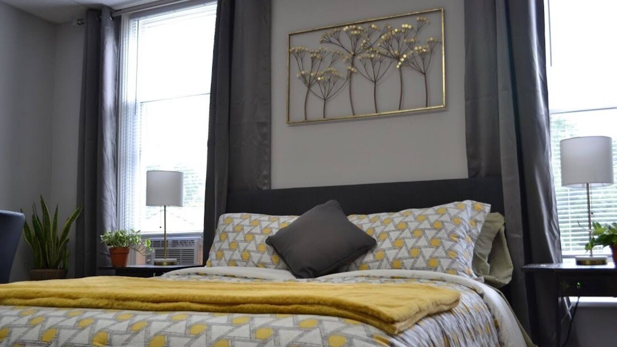 Elmira Apartment | Cozy modern 3BR Apt near Finger Lakes wine country