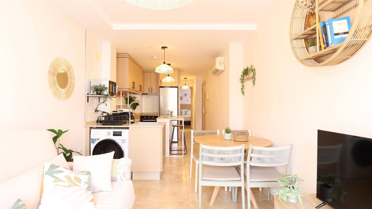 Sagunto Apartment | Cozy Modern Apartment Near Sagunto Beach with Balcony and A/C
