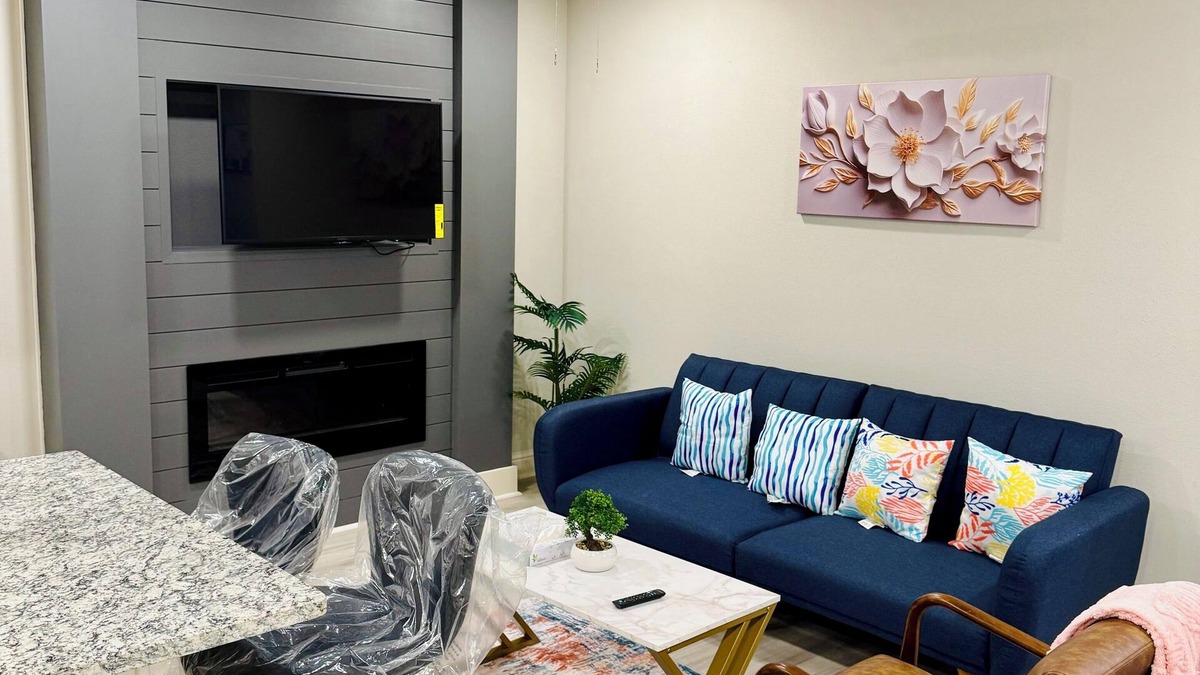 Gulfport House | Cozy Modern Beach Escape - Electric Fireplace Private Patio Near Casinos