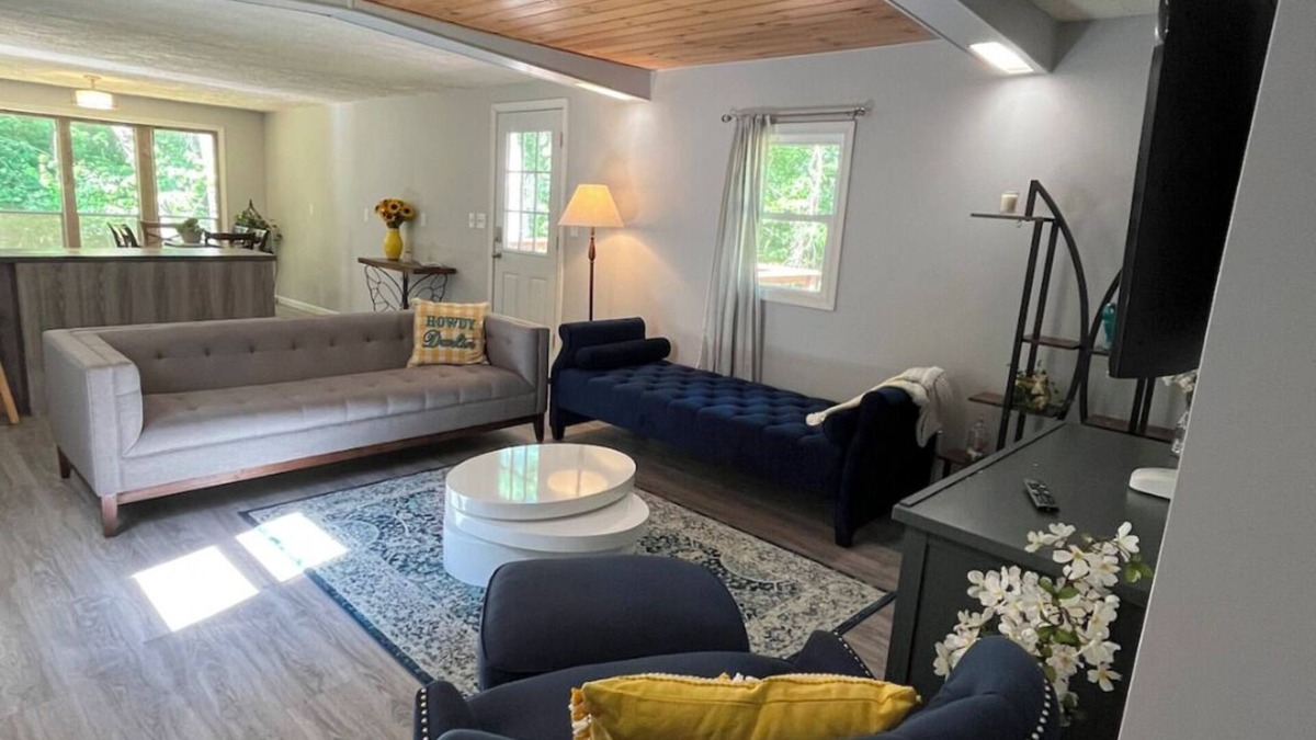 White Mills Cottage | Cozy Modern Cabin in the Woods