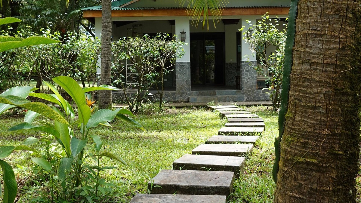 Santa Cruz Cabin | Cozy Modern Casita Near Tamarindo with Tropical Shared Pool Area