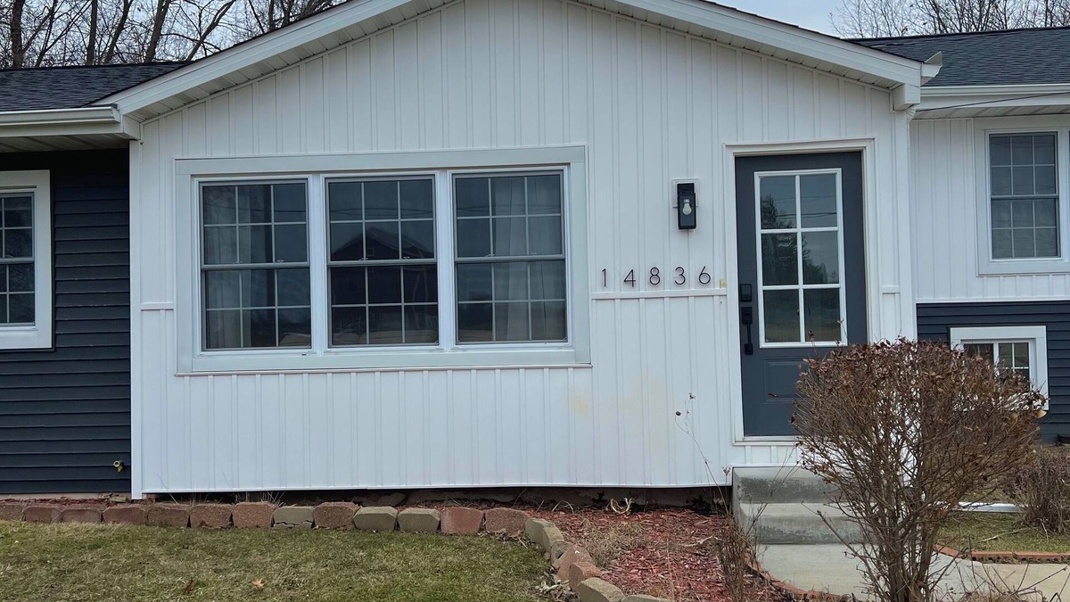 Battle Creek House | Cozy Modern Farmhouse Prime Lakeview Location