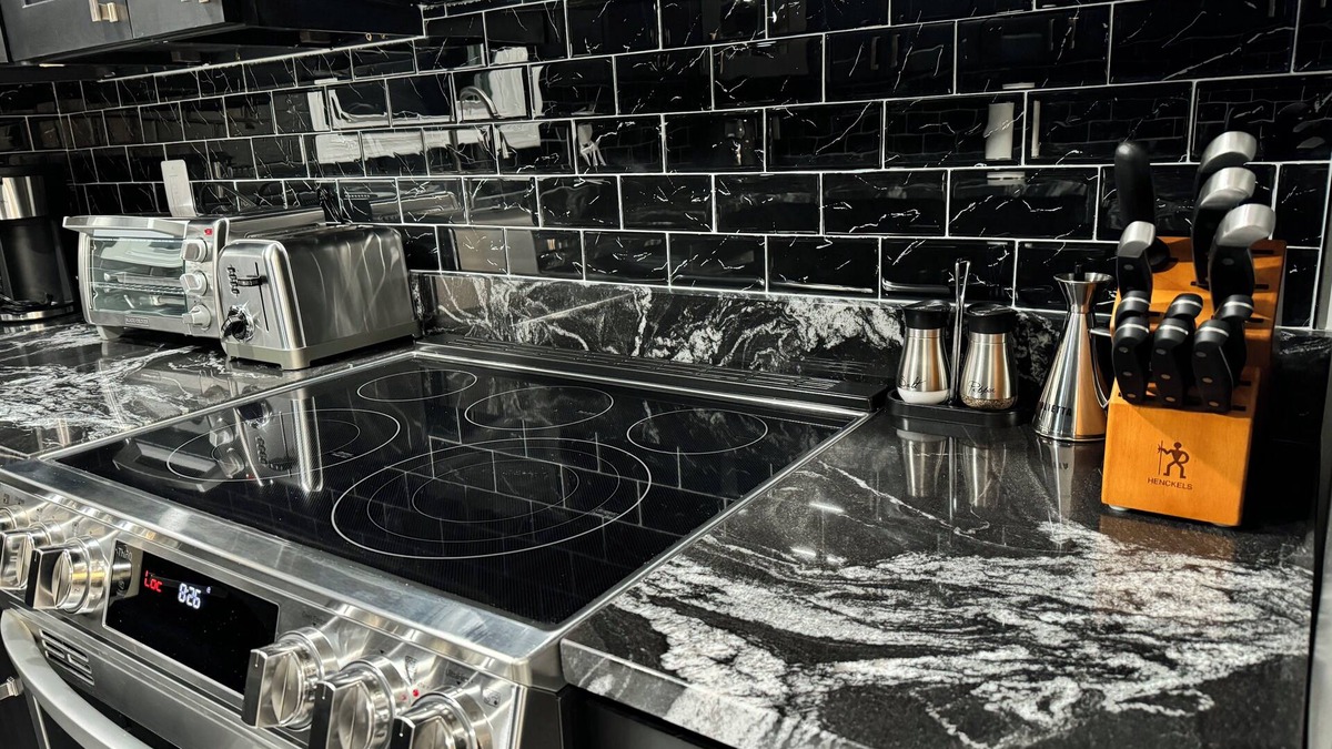Arnold Apartment | Cozy & Modern Getaway Upper Level Suite in Arnold
